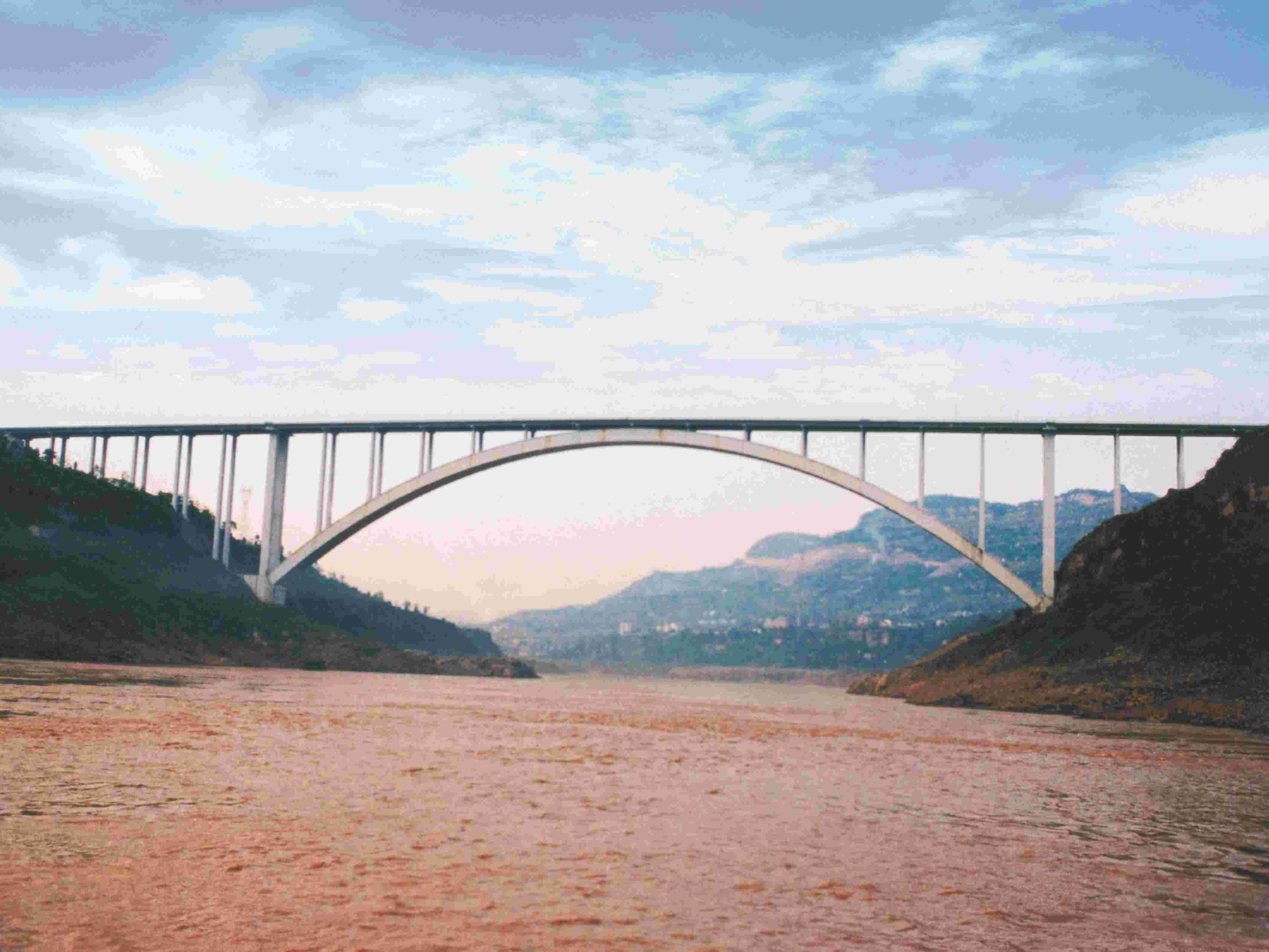重慶萬縣長(zhǎng)江公路大橋