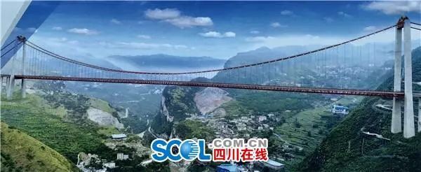 無人機(jī)“穿針引線”飛渡赤水河，央視直播報(bào)道管制