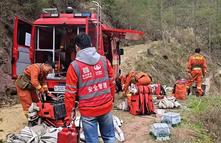 國企擔當丨公路隧道分公司鎮(zhèn)廣高速B1/B2項目開展山火救援